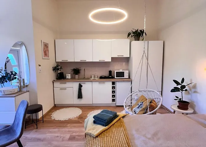 Csendes Stúdió Veszprém Mellett Apartman *